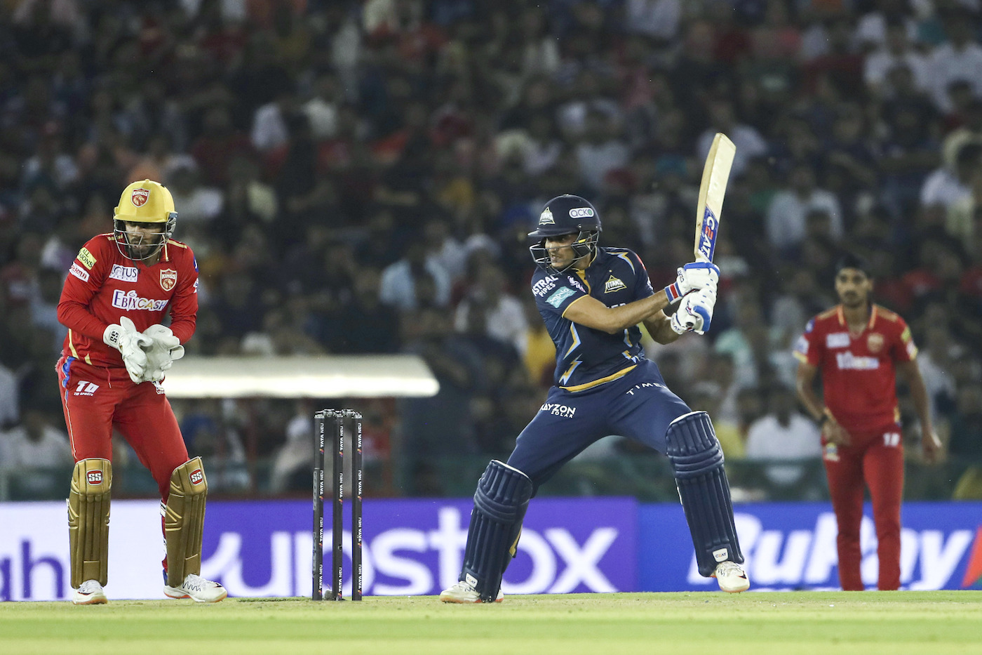 சும்மா சொல்லக்கூடாது.. குஜராத்தை கட்டுக்குள் வைத்திருந்த பஞ்சாப்... கடைசி ஓவரில் குஜராத் த்ரில் வெற்றி! 4 சும்மா சொல்லக்கூடாது.. குஜராத்தை கட்டுக்குள் வைத்திருந்த பஞ்சாப்... கடைசி ஓவரில் குஜராத் த்ரில் வெற்றி! 4