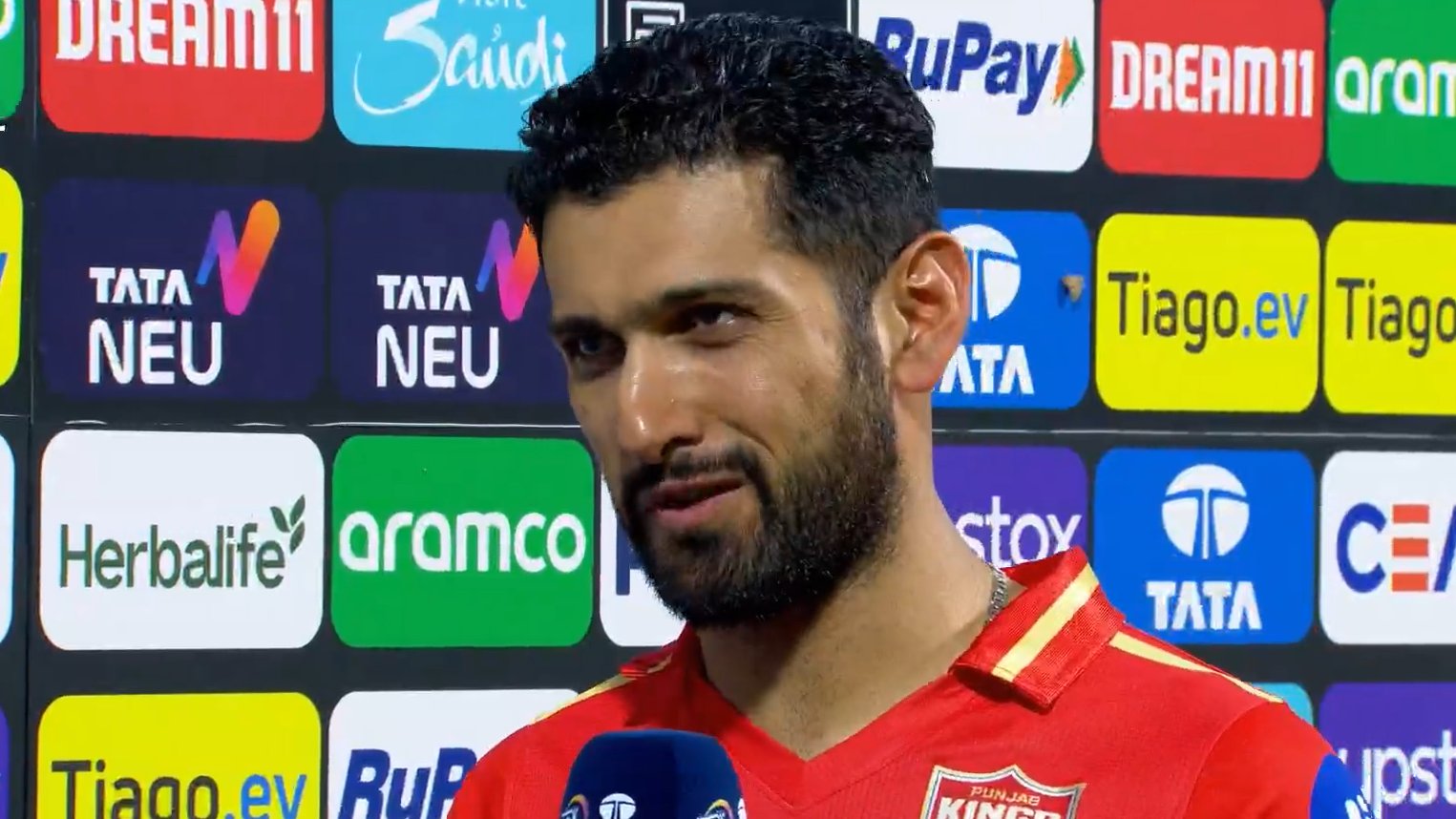 ஓப்பனா சொல்றேன்.. ஷாருக் கான் மேல நம்பிக்கையே இல்லாம இருந்தேன்.. அந்த சம்பவம் நடந்ததுக்கு அப்பறம் தான் நம்பிக்கையே வந்துச்சு – சிக்கந்தர் ராசா பேட்டி