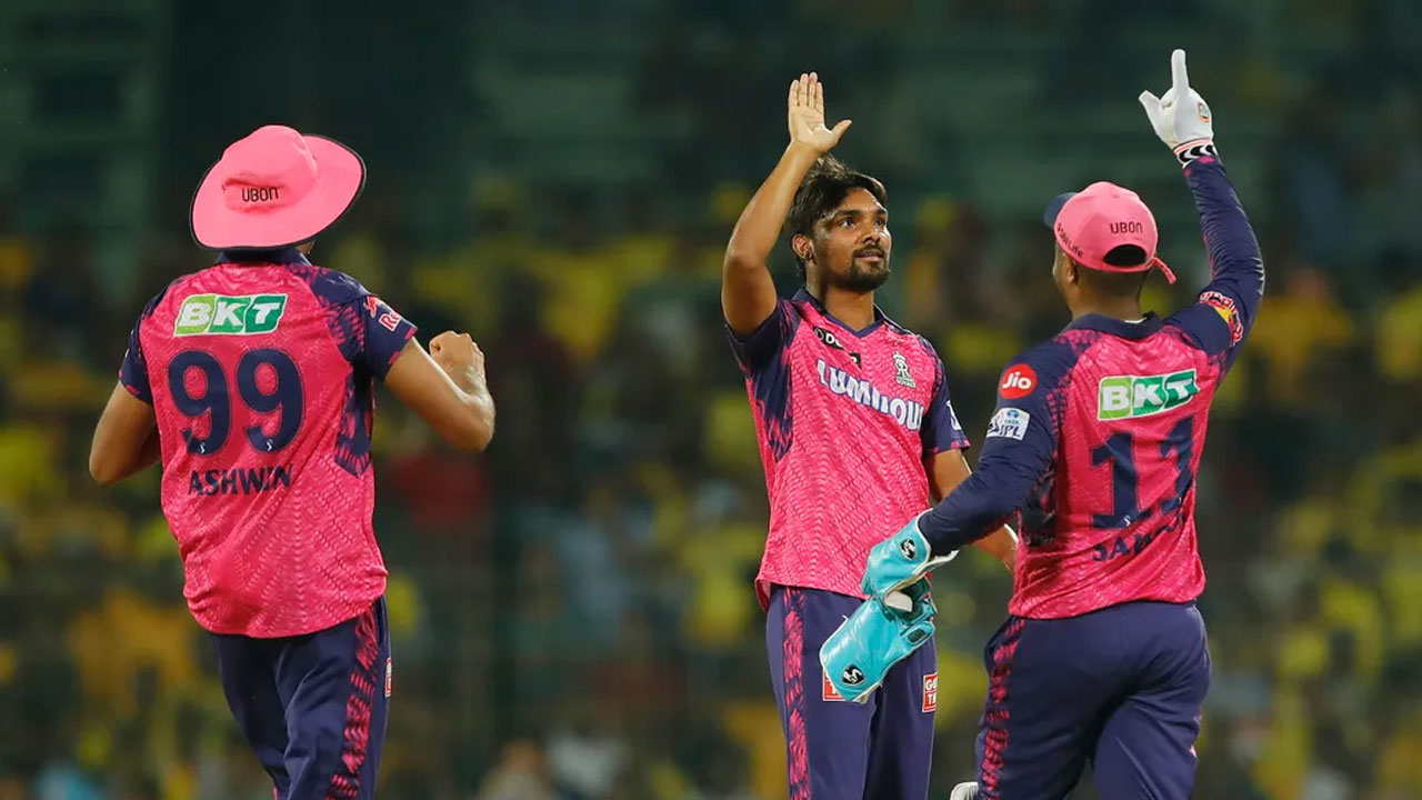 வீடியோ: ஹே புடி.. புடி.. புடி ; ஒரு கேட்ச்சை பிடிக்க போட்டி போட்ட மூன்று ராஜஸ்தான் வீரர்கள் ; சிரிப்பாய் சிரிக்கும் ரசிகர்கள் !! - மீம்ஸ் டெம்ப்ளேட்டாக மாறீட்டிங்களேடா! 4 வீடியோ: ஹே புடி.. புடி.. புடி ; ஒரு கேட்ச்சை பிடிக்க போட்டி போட்ட மூன்று ராஜஸ்தான் வீரர்கள் ; சிரிப்பாய் சிரிக்கும் ரசிகர்கள் !! - மீம்ஸ் டெம்ப்ளேட்டாக மாறீட்டிங்களேடா! 4