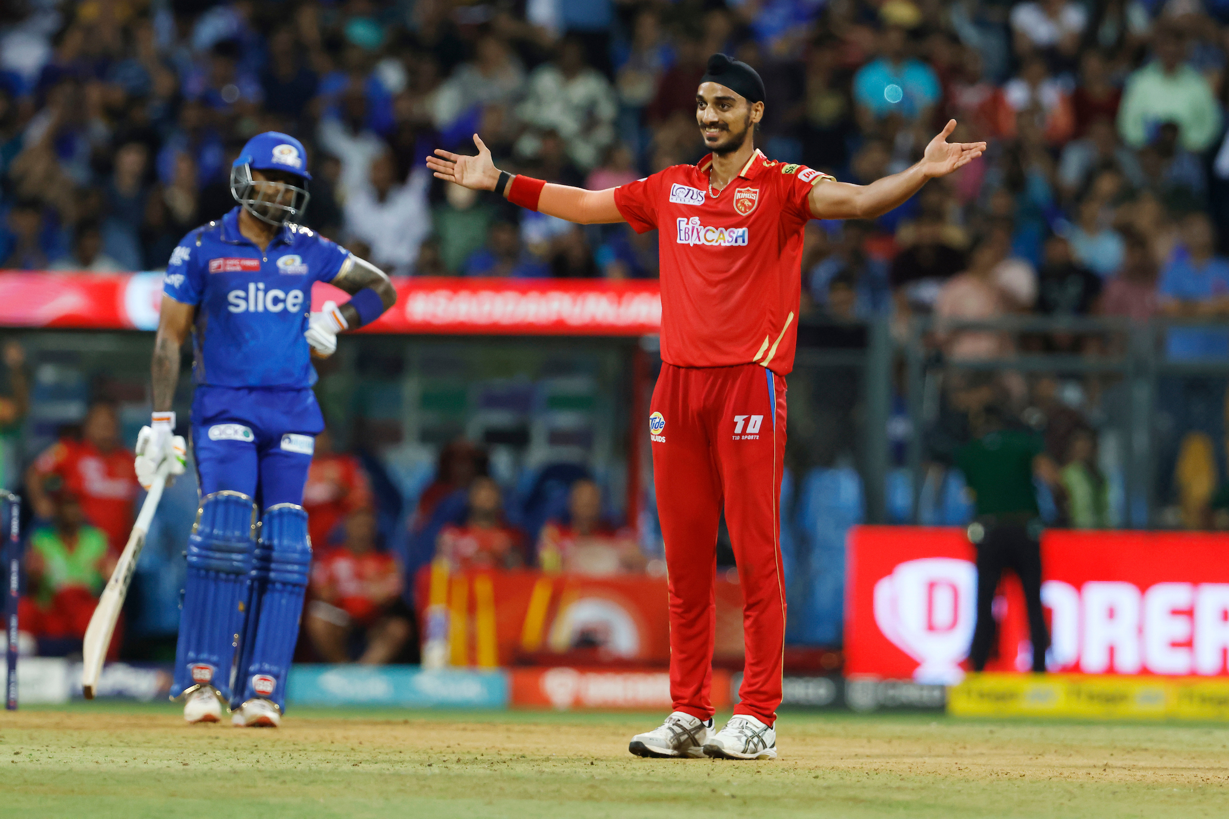 நியாயமா எனக்கு ஆட்டநாயகன் விருது கொடுத்திருக்க கூடாது... வெற்றிக்கு காரணம் அவர் தான், அவருக்கு கொடுக்கணும் - நேர்மையாக நடந்துகொண்ட சுட்டிக்குழந்தை ஷாம் கர்ரன்! 4