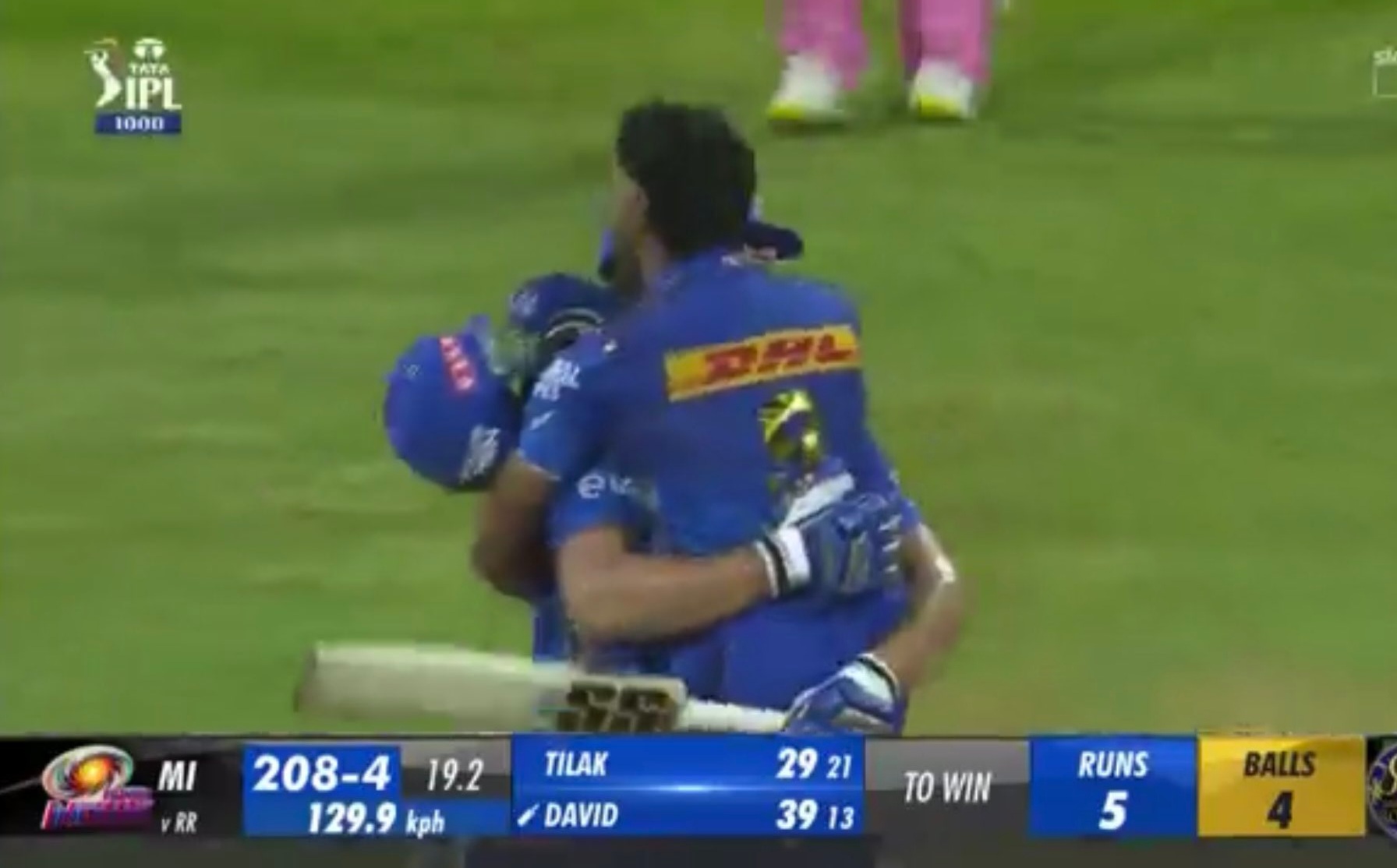 மும்பைக்கு அடுத்த பொல்லார்டு நான் தான்டா.. கடைசியில் ஹீரோ மாதிரி வந்து ஹாட்ரிக் சிக்ஸ் அடித்து அணியை காப்பாற்றிய டிம் டேவிட்… 1000ஆவது போட்டியில் மும்பை இந்தியன்ஸ் அணி வரலாற்று வெற்றி!