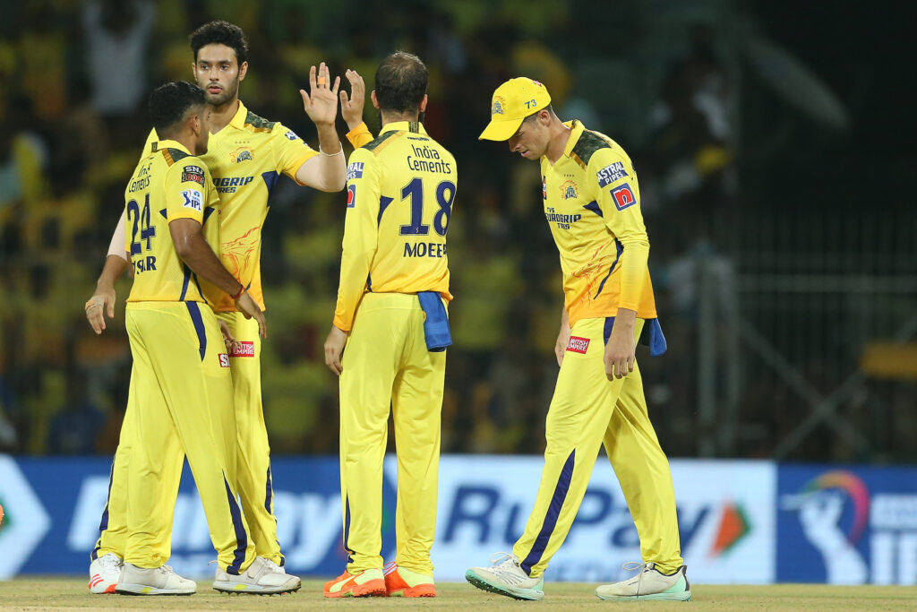 4 ஓவரில் 4 விக்கெட்… போட்டியில் பெரும் திருப்புமுனையை ஏற்படுத்திய மொய்ன் அலி; மிரட்டல் வெற்றி பெற்றது சென்னை அணி !!