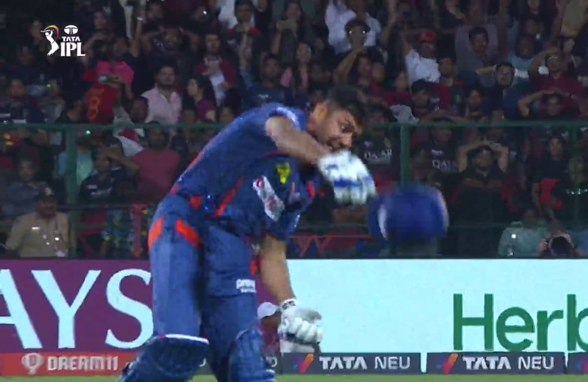 வீடியோ; மான்கட் செய்யவாடா பாக்குறீங்க… ஹெல்மெட்டை வீசி எறிந்து வெற்றியை வெறித்தனமாக கொண்டாடிய ஆவேஸ் கான் !!