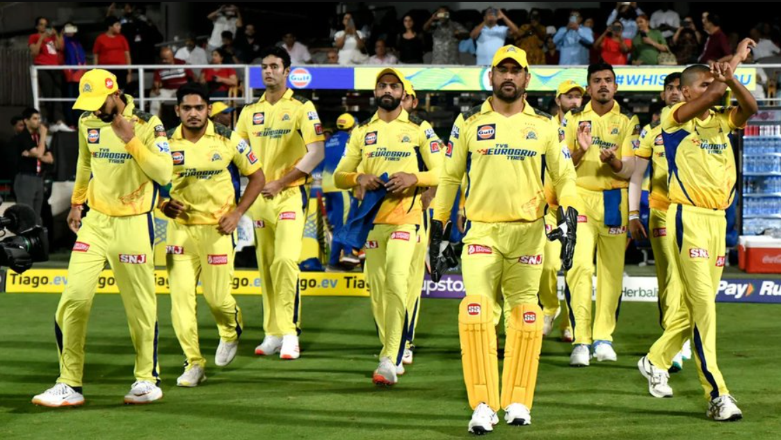 எந்த கிரவுண்டா இருந்தாலும் எங்க பிளேயிங் லெவன் இதான்... தல தோனி போடும் கணக்கு... சிஎஸ்கே முதலில் பவுலிங்.... இரு அணிகளின் பிளேயிங் லெவன் என்னென்ன? - விபரம் உள்ளே! 5