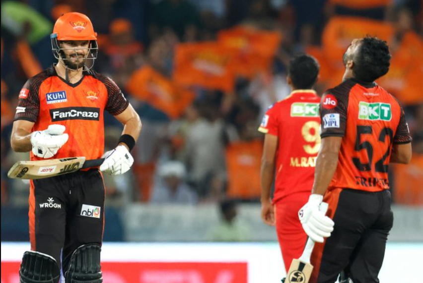 8 விக்கெட் வித்தியாசத்தில் அபார வெற்றி… பஞ்சாப்பை இலகுவாக துவம்சம் செய்து வெற்றி பாதைக்கு திரும்பியது ஹைதராபாத் அணி !!