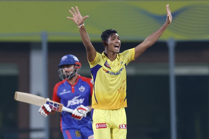 மரண மாஸ்… பந்துவீச்சில் டெல்லி அணியை மிரளவிட்ட பதிரானா, தீபக் சாஹர்; அபார வெற்றி பெற்றது சென்னை அணி !!