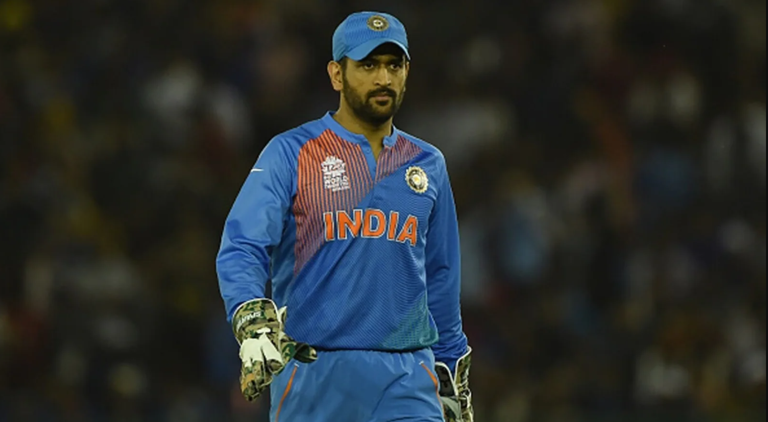 இது தான் நல்லது… மீண்டும் இந்திய அணியில் தல தோனி… புது ஸ்கெட்ச் போட்டு கொடுக்கும் ரவி சாஸ்திரி !!