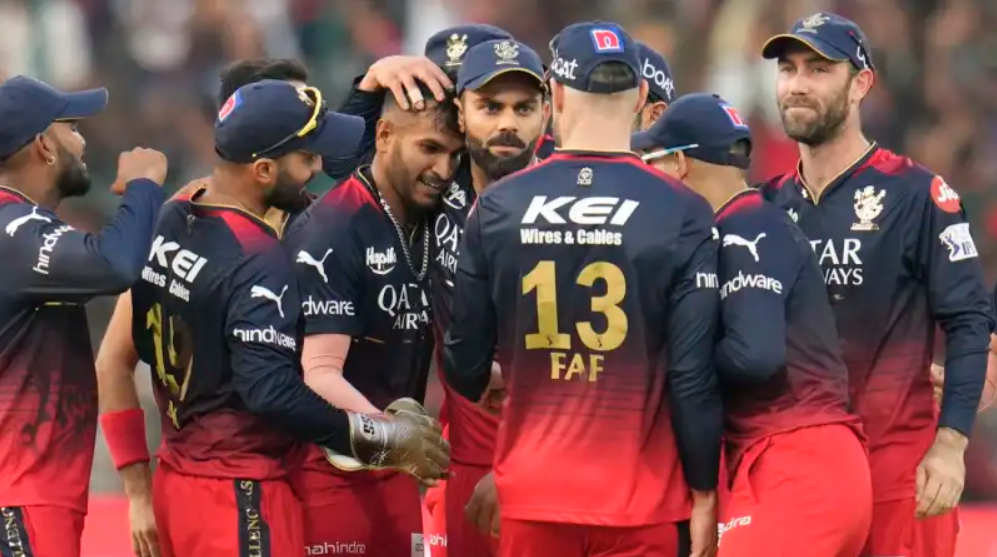 இன்னும் எத்தன வருசம் ஆனாலும் சரி… இத செய்யலேனா உங்களுக்கு கப்பு கண்டிப்பா கிடையாது; பெங்களூர் அணி குறித்து பேசிய ஆகாஷ் சோப்ரா !!