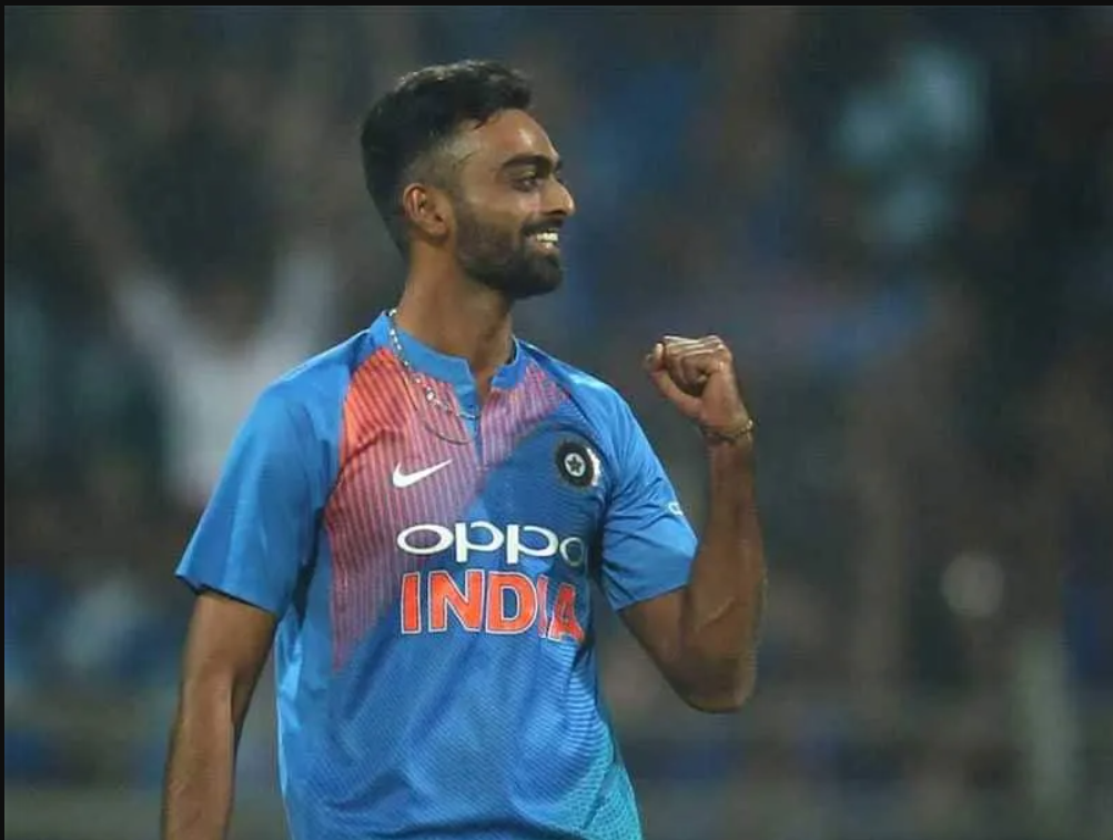 எதாவது ஒரு காரணம் சொல்லுங்க பார்ப்போம்... சம்பந்தமே இல்லாமல் ஒருநாள் தொடருக்கான இந்திய அணியில் இடம்பிடித்த மூன்று வீரர்கள் !! 2