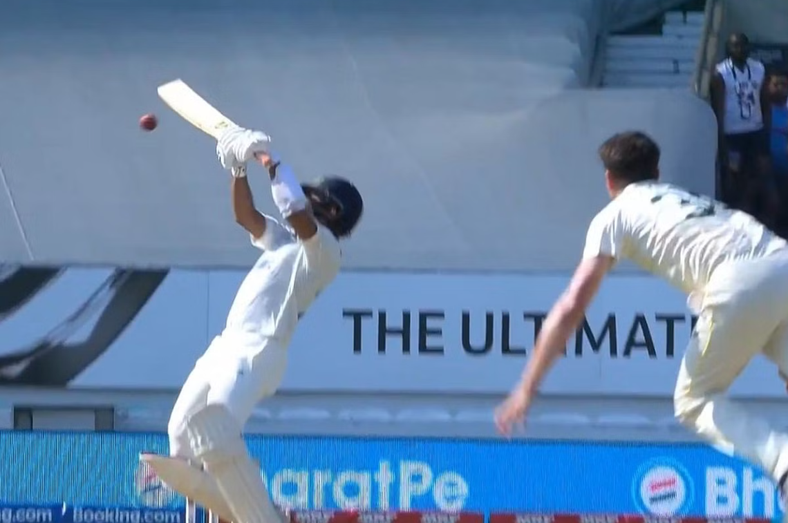 வீடியோ; எதுக்கு சார் இந்த தேவை இல்லாத ஷாட்…? முக்கியமான நேரத்தில் மோசமாக விக்கெட்டை இழந்த புஜாரா !!