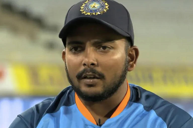 இதுக்குமேலயும் பொறுமையா இருக்க முடியாது… 10-12 வருஷம் இந்திய அணியில் நான் ஆடியிருக்க வேண்டியவன்! – பிரிதிவி ஷா புலம்பல்!