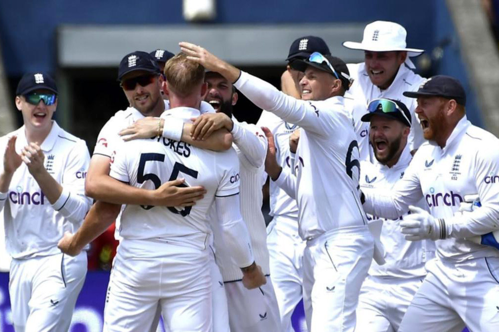 வெறித்தனமான மேட்ச்… சொல்லி அடித்த இங்கிலாந்து அணி; பயத்தால் வெற்றியையும் கோட்டைவிட்டது ஆஸ்திரேலியா !!