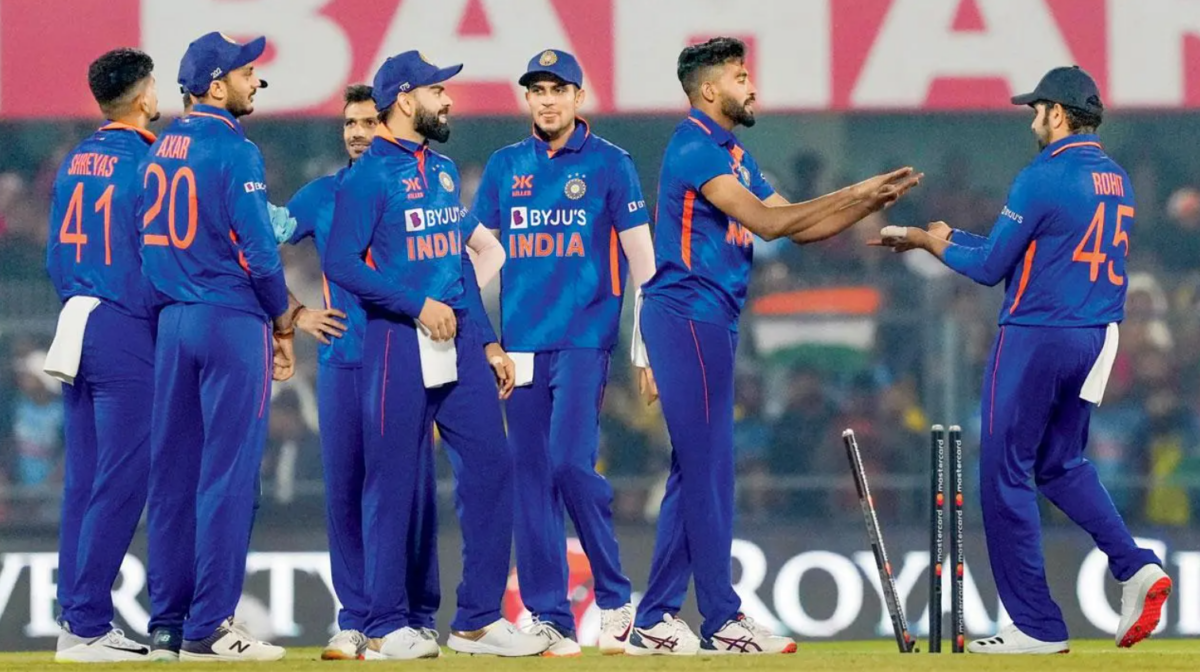 ஸ்ரேயஸ் ஐயர், சூர்யகுமார் யாதவ் தேவையே இல்ல... இவுங்கள மட்டும் எடுங்க போதும்; உலகக்கோப்பை தொடருக்கான இந்திய அணியை தேர்வு செய்த சஞ்சய் மஞ்ச்ரேக்கர் !! 1