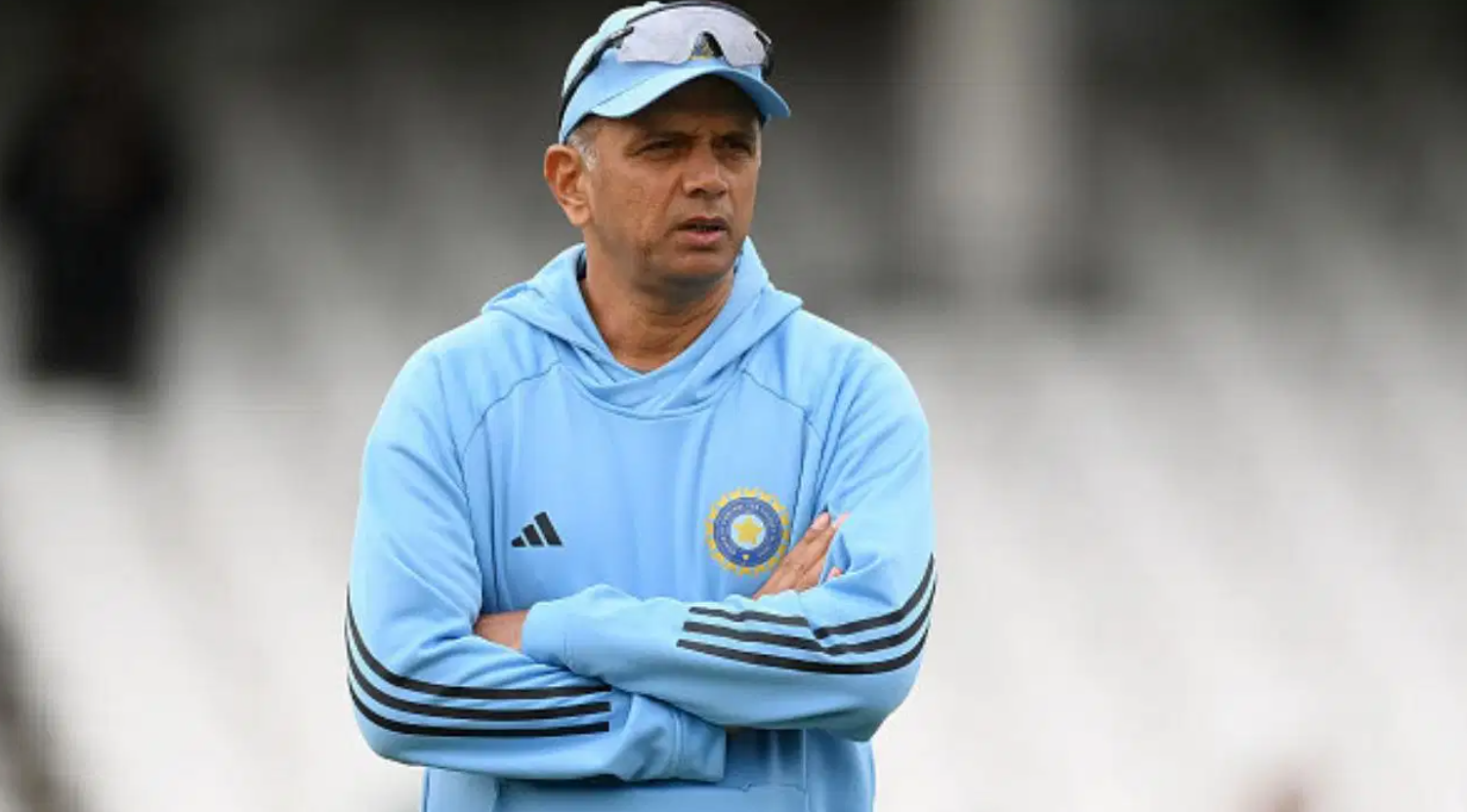 எதுவும் தெரியாம என்ன திட்டாதீங்க ப்ளீஸ்… ரோஹித் சர்மா, விராட் கோலி விளையாடாததற்கு உண்மையான காரணம் இது தான்; விளக்கம் கொடுத்த ராகுல் டிராவிட் !!