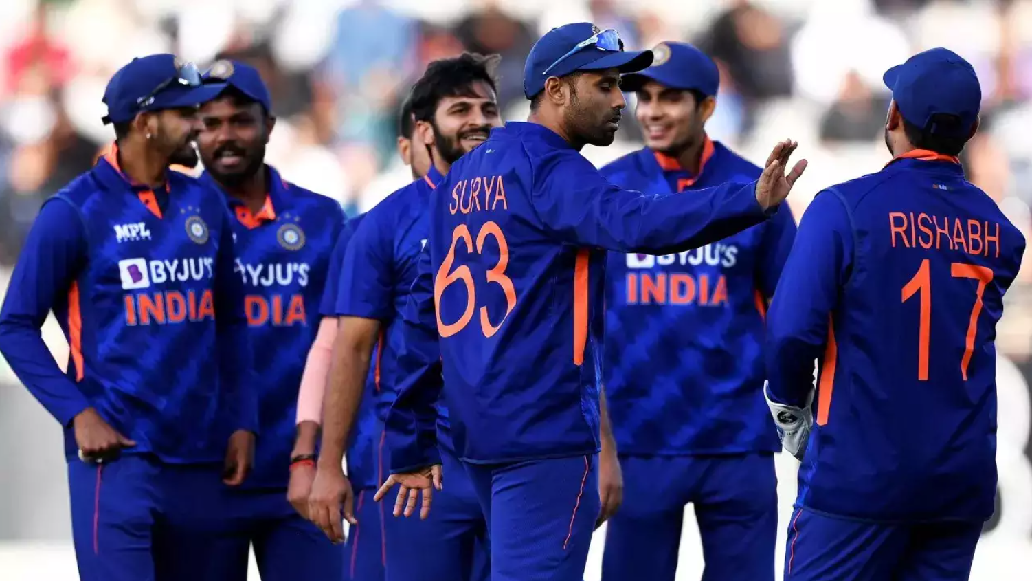 இவர நம்பி ஏமாந்தது போதும்… இனி  தயவு செஞ்சு டீம்ல இடமே கொடுக்காதீங்க; அட்வைஸ் கொடுக்கும் ஆகாஷ் சோப்ரா !!