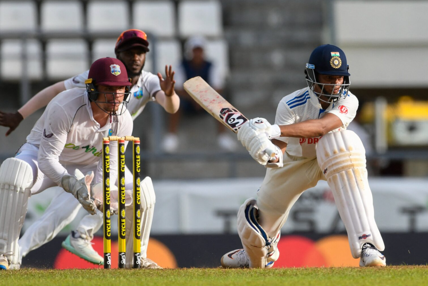 ருத்துராஜ் கெய்க்வாட்டிற்கு அணியில் இடம்..? இரண்டு வீரர்கள் அதிரடி நீக்கம்; இரண்டாவது டெஸ்ட் போட்டிக்கான இந்திய அணி இது தான் !! 2 ருத்துராஜ் கெய்க்வாட்டிற்கு அணியில் இடம்..? இரண்டு வீரர்கள் அதிரடி நீக்கம்; இரண்டாவது டெஸ்ட் போட்டிக்கான இந்திய அணி இது தான் !! 2