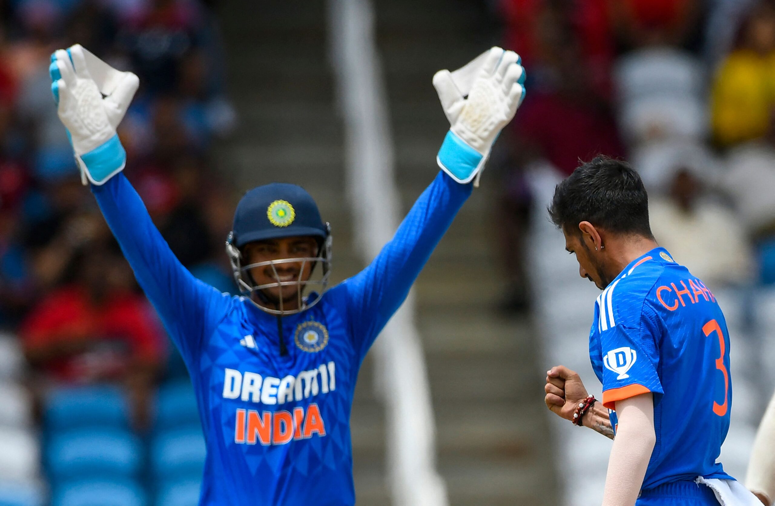 பந்துவீச்சில் சிறப்பாக செயல்பட்ட இந்திய வீரர்கள்... 149 ரன்கள் குவித்தது விண்டீஸ் அணி !! 3 பந்துவீச்சில் சிறப்பாக செயல்பட்ட இந்திய வீரர்கள்... 149 ரன்கள் குவித்தது விண்டீஸ் அணி !! 3