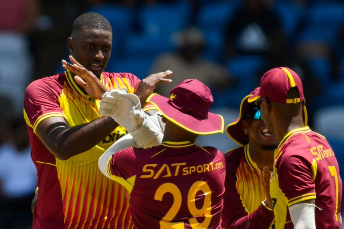 இஷான் கிஷனா..? ஜெய்ஸ்வாலா..? அடுத்த போட்டியில் யாருக்கு இடம் கொடுக்க வேண்டும்..? முன்னாள் வீரர் ஓபன் டாக் !! 2 இஷான் கிஷனா..? ஜெய்ஸ்வாலா..? அடுத்த போட்டியில் யாருக்கு இடம் கொடுக்க வேண்டும்..? முன்னாள் வீரர் ஓபன் டாக் !! 2