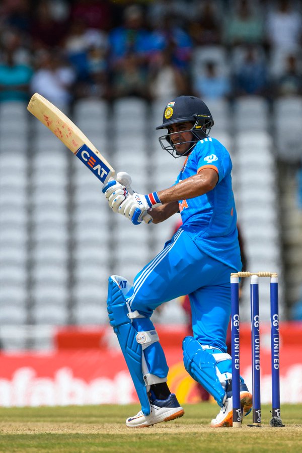 போட்டி போட்டு விண்டீஸ் அணியின் பந்துவீச்சை பொளந்து கட்டிய இந்திய வீரர்கள்; 351 ரன்கள் குவித்தது இந்திய அணி !! 3