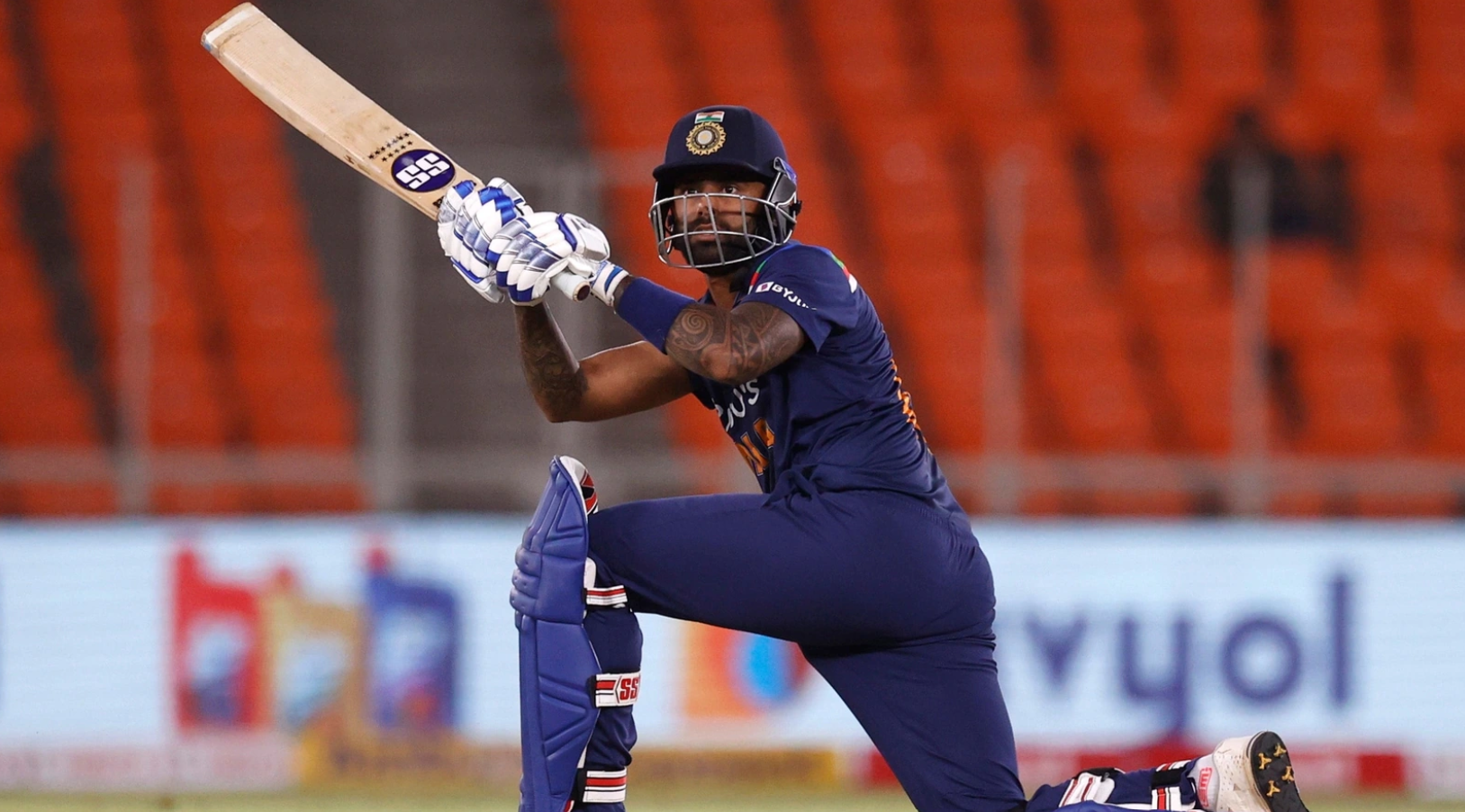 எதிரணி யாரா இருந்தாலும் சரி… மொத்த டீமயும் அலறவிட இந்த ஒரு ஆள் போதும்; இந்திய வீரரை பாராட்டியே கம்ரன் அக்மல் !!