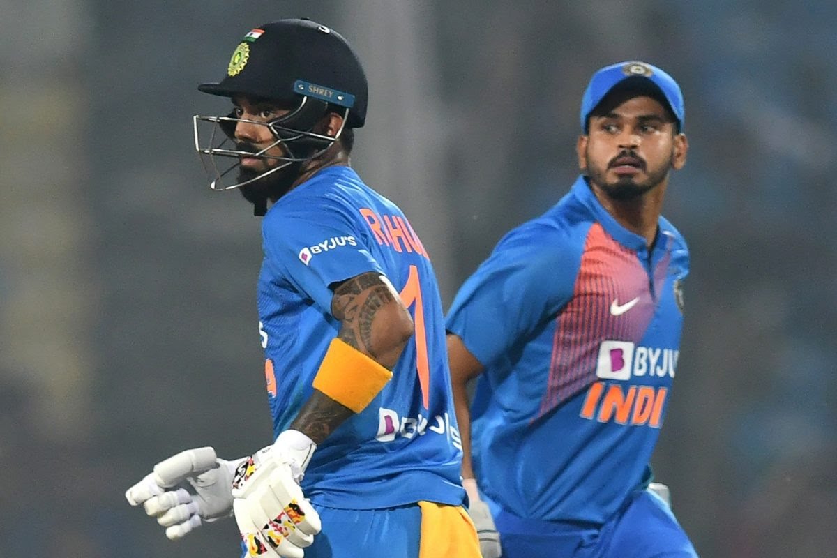 ரொம்ப பெரிய தப்பு செஞ்சுடிங்க..இவர்களை அணியிலிருந்து நீக்கியது மிகப்பெரிய முட்டாள்தனம் ; இந்திய அணியை எச்சரித்த முன்னாள் வீரர் !!