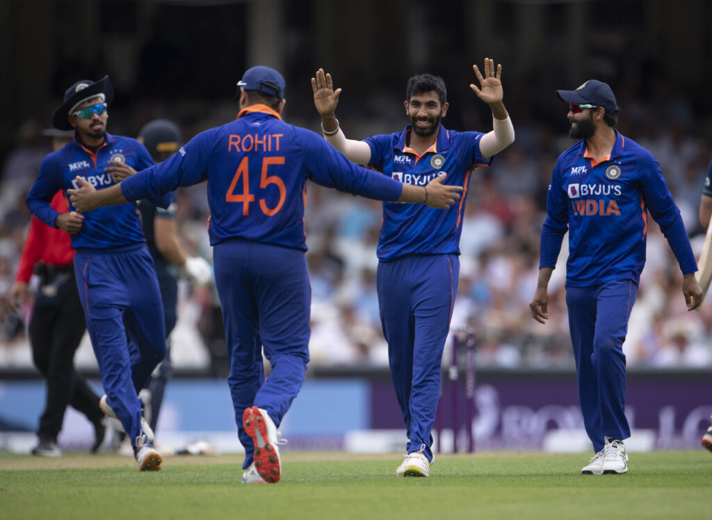 சஞ்சு சாம்சனும் வேணாம்… இந்த பையனும் வேணாம்; உலகக்கோப்பை தொடருக்கான இந்திய அணியை தேர்வு செய்த சவுரவ் கங்குலி !!