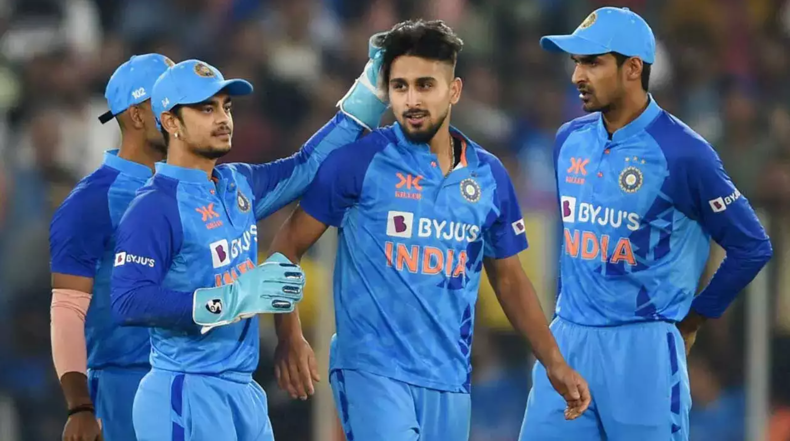 சாரிடா தம்பி… இனி உனக்கு டீம்ல இடம் கிடைக்காது; உன்னோட இடத்துல் இந்த பையன் தான் இனி விளையாட போறான்; உம்ரன் மாலிக் குறித்து பேசிய முன்னாள் வீரர் !!