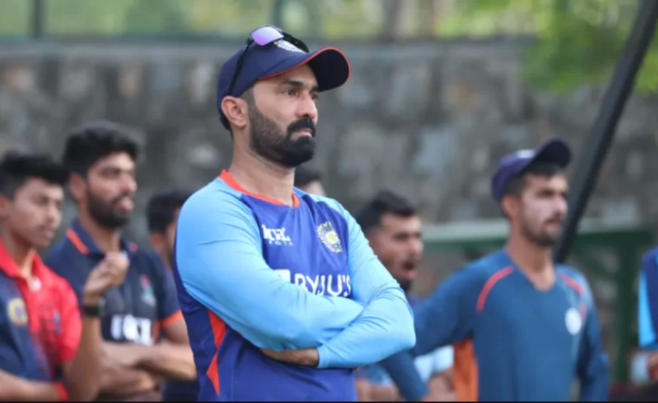 ஷாகின் அப்ரிடியை விட பாகிஸ்தான் அணிக்கு இவர் தான் ரொம்ப முக்கியம்... இப்போதைக்கு இவர் தான் நம்பர் 1 வீரர்; தினேஷ் கார்த்திக் பாராட்டு !! 1