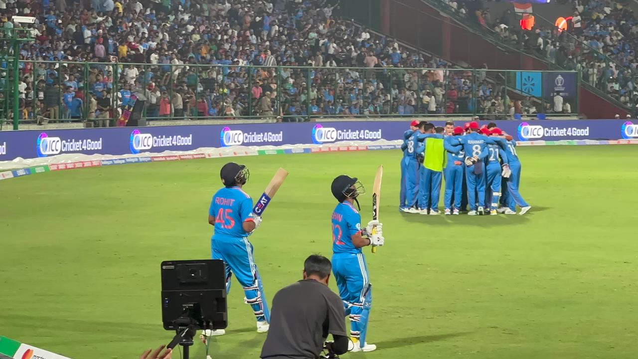 பொளந்துகட்டிய ரோகித் சர்மா, கிங் கோலி தரமான ஃபினிஷ்... 35 ஓவர்களில் இந்தியா அபார வெற்றி! 3
