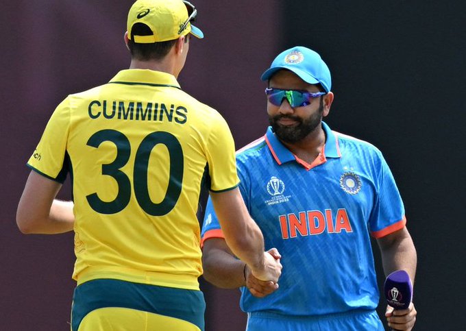 அஸ்வினுக்கு இடம் இல்லை… ட்விஸ்ட் கொடுத்த பாட் கம்மின்ஸ்; முதலில் பேட்டிங் செய்கிறது இந்திய அணி !!