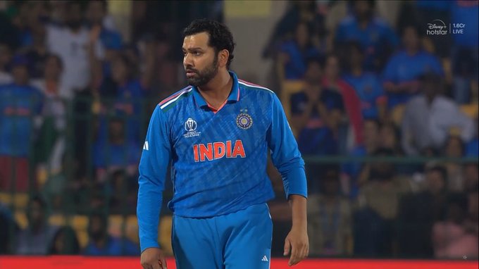 எல்லாரும் விராட் கோலி, முகமது ஷமி பத்தி தான் பேசுறீங்க... ஆனா உண்மையான ஹீரோ இவர் தான்; முன்னாள் இங்கிலாந்து வீரர் அதிரடி பேச்சு !! 3 எல்லாரும் விராட் கோலி, முகமது ஷமி பத்தி தான் பேசுறீங்க... ஆனா உண்மையான ஹீரோ இவர் தான்; முன்னாள் இங்கிலாந்து வீரர் அதிரடி பேச்சு !! 3