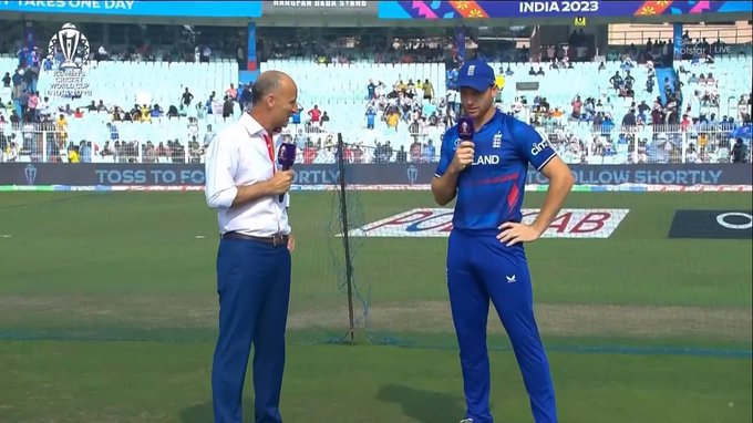 கனவுடன் காத்திருந்த பாகிஸ்தான் வீரர்கள்… கை கொடுக்காத அதிர்ஷ்டம்; டாஸ் வென்று முதலில் பேட்டிங்கை தேர்வு செய்தது இங்கிலாந்து அணி !!