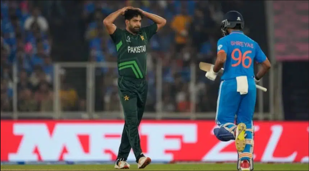 கடைசி நேரத்துல சிக்ஸரா அடிச்சும் பிரயோஜனம் இல்லயே… தனது வேலையை சரியாக செய்யாமல் மிக மோசமான சாதனை படைத்த ஹாரிஸ் ரவூஃப் !!