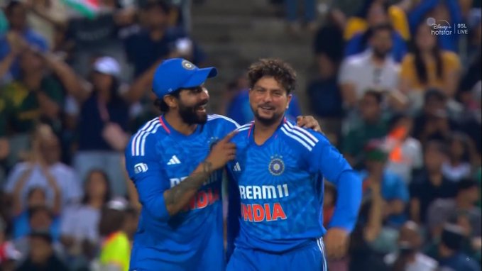 7 பந்தில் 4 விக்கெட்… விக்கெட் வேட்டை நடத்தி பிறந்தநாள் கொண்டாடிய குல்தீப் யாதவ்; வட்டியும் முதலுமாக திருப்பி கொடுத்தது இந்திய அணி !!