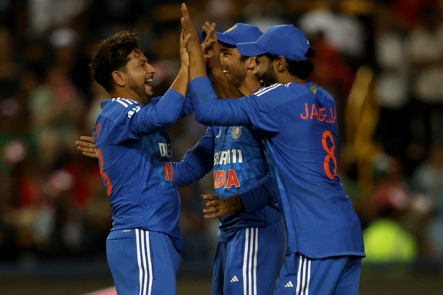 இதுவரை யாராலும் முடியாத சாதனை… டி.20 போட்டிகளில் புதிய சரித்திரம் படைத்த குல்தீப் யாதவ் !!