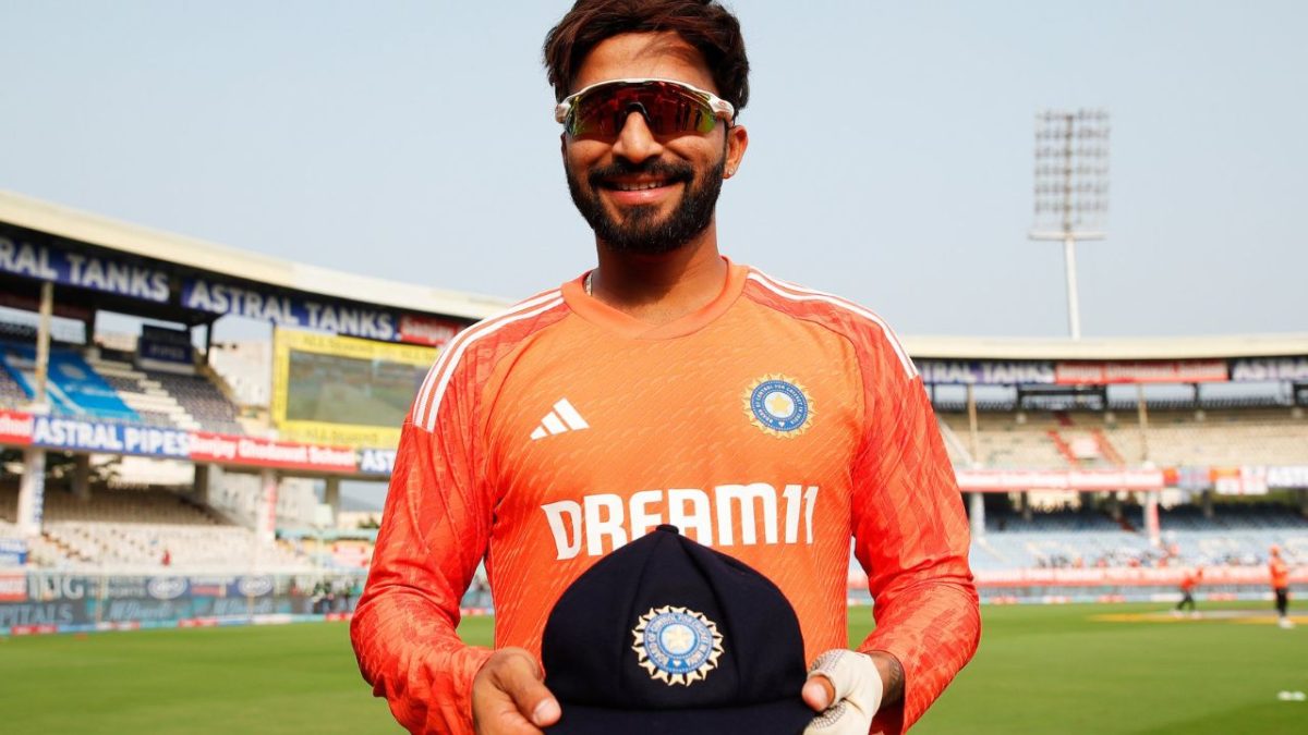 இந்திய அணியில் கால் பதித்த ராஜத் படித்தர்… பாராட்டும் கிரிக்கெட் உலகம் !!