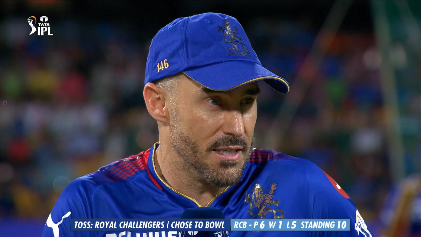 மேக்ஸ்வெல், முகமது சிராஜ் அதிரடி நீக்கம்… ஹைதராபாத்திற்கு எதிராக முதலில் பந்துவீச்சை தேர்வு செய்தது பெங்களூர் அணி !!