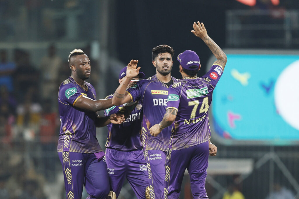 2,0,9,8…. கொல்கத்தாவிடம் ஈசியாக சரணடைந்த சன் ரைசர்ஸ் வீரர்கள்; 113 ரன்களில் ஆல் அவுட்டானது ஹைதராபாத் அணி !!