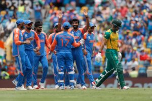 "Catches Wins Matches".... ஒட்டுமொத்த இந்தியாவின் ஹீரோவாக மாறிய சூர்யகுமார் யாதவ்; சாம்பியன் பட்டம் வென்றது இந்தியா !! 63